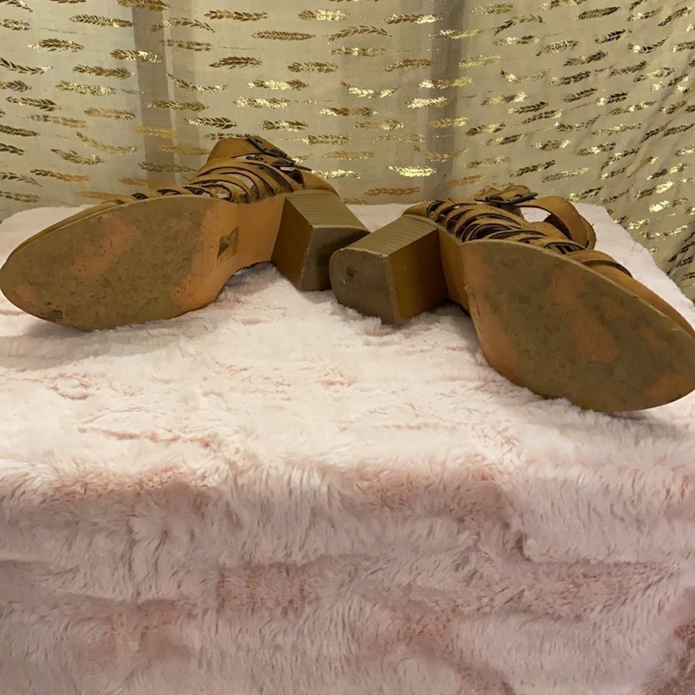 ETC! heel shoes with zippered back heel and decorative buckles sized L (8-9) - Picture 7 of 7